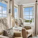 4 Bedroom Beautiful In