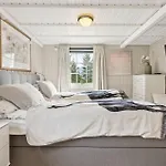 4 Bedroom Beautiful In Дом отдыха Лёдинген