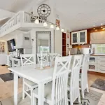4 Bedroom Beautiful In * Lodingen