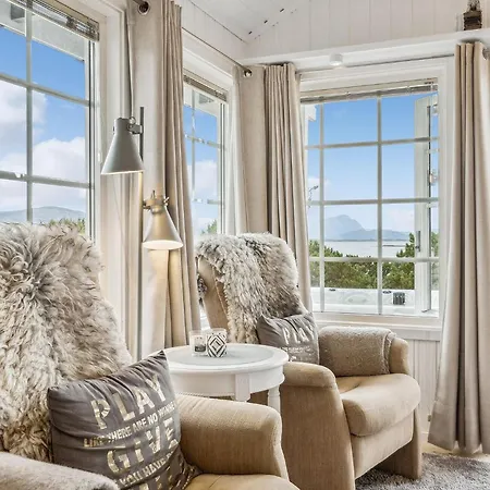 4 Bedroom Beautiful In