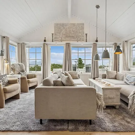 4 Bedroom Beautiful In * Лёдинген