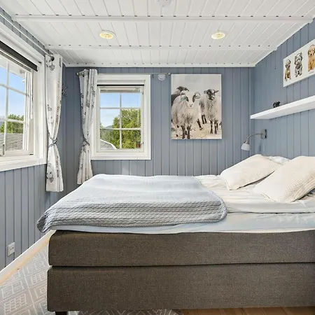 Дом отдыха 4 Bedroom Beautiful In *