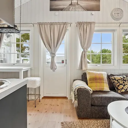 Дом отдыха 4 Bedroom Beautiful In