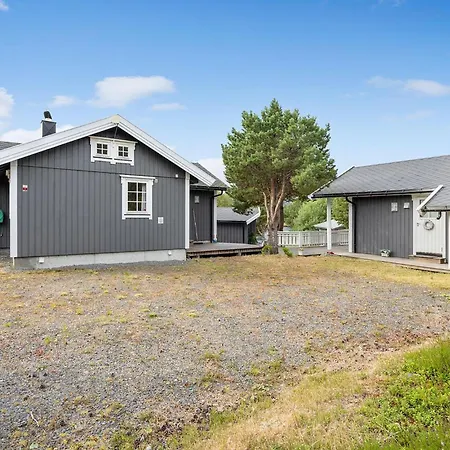 4 Bedroom Beautiful In Feriehus *